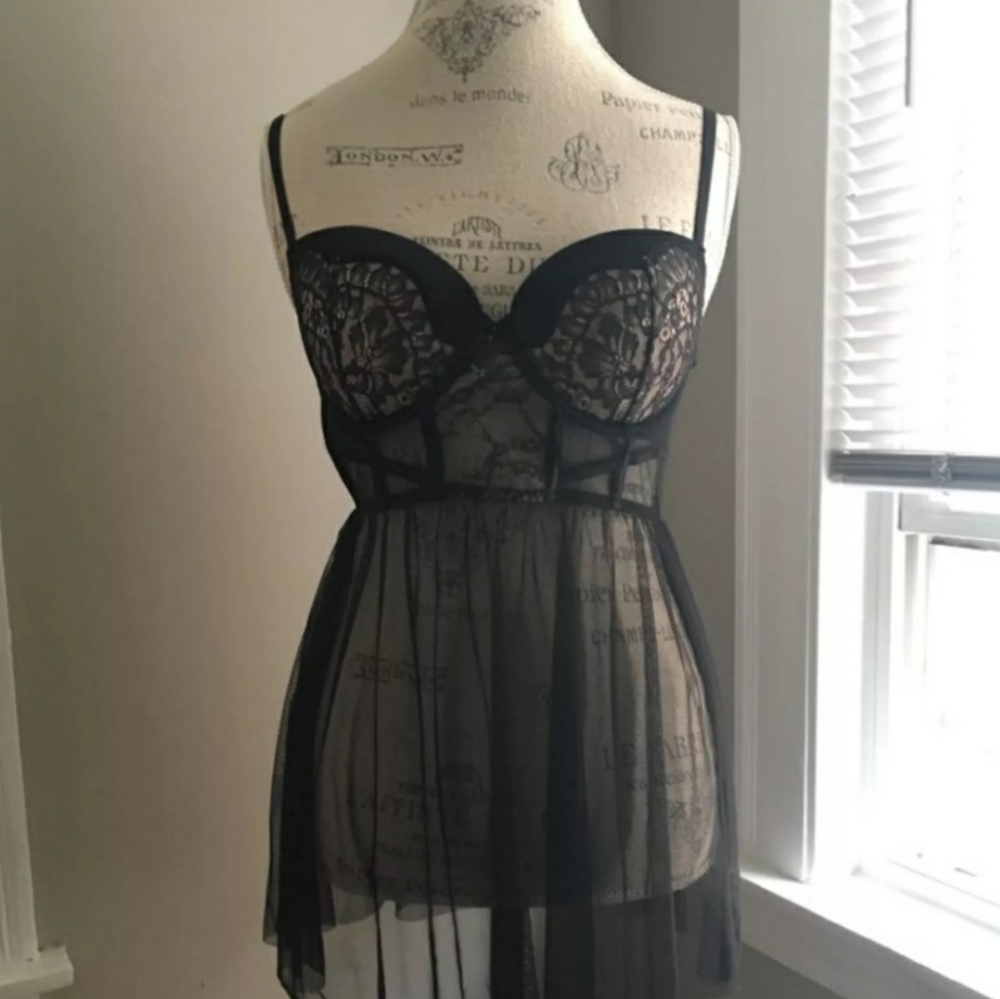 Like new Victoria's Secret 36C babydoll lingerie
